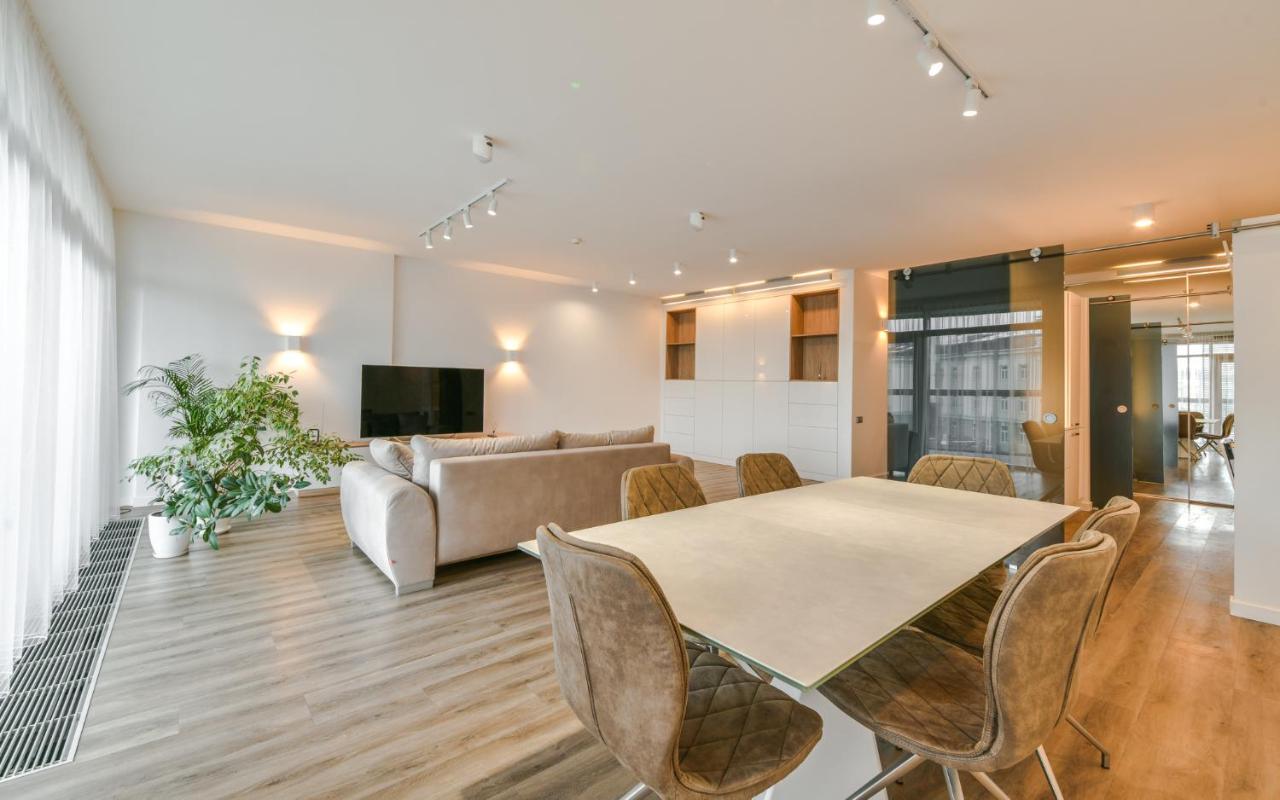 Leilighet K129 Living In Center *